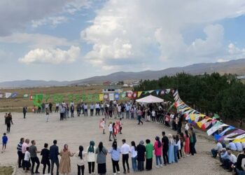 Qereyazî’da halay şöleni