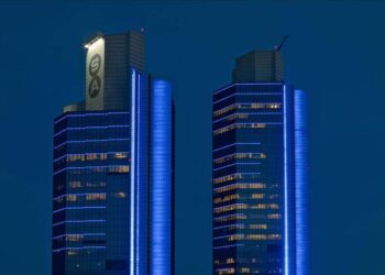Sabancı, son 3 yılda dolar cinsi net aktif değerini 2,5 katına çıkardı