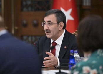 Saray'dan dev şirketlerin CEO'larına davet!