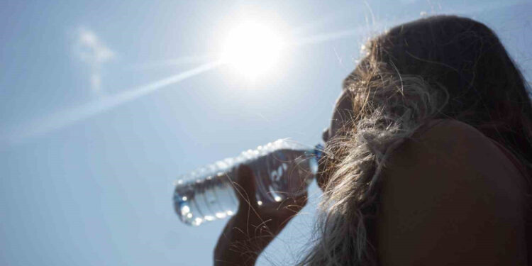 Sıcak Havalarda Su İçerken Bunlara Dikkat! Fazlası da Zarar...