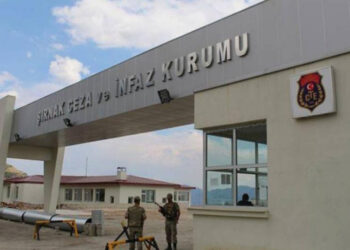 Şırnak Cezaevi’nde Kürtçe yasağı iddiası: Açık görüşte mahpusların ailelerine sarılması da yasak