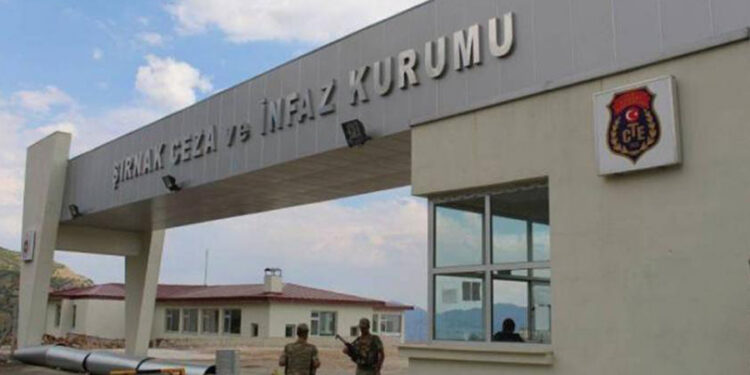 Şırnak Cezaevi’nde Kürtçe yasağı iddiası: Açık görüşte mahpusların ailelerine sarılması da yasak