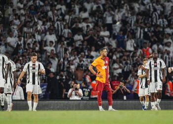 Süper Kupa'daki 5-0'lık hezimet Avrupa'da manşetlerde: Beşiktaş, Galatasaray'ı küçük düşürdü