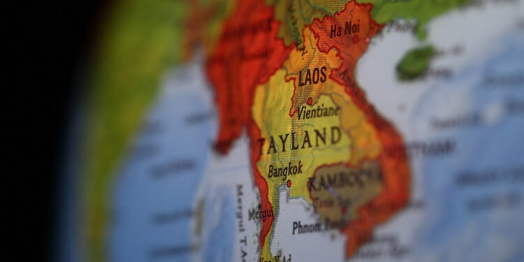 Tayland'da Kapatılan Partinin Üyeleri Yeni Parti Kurdu