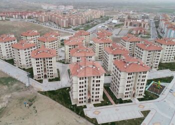 Teslim edilmeyen TOKİ evleri için depremzedelerden aidat istendi!