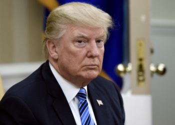 Trump rehine takasını eleştirdi, Putin’i tebrik etti