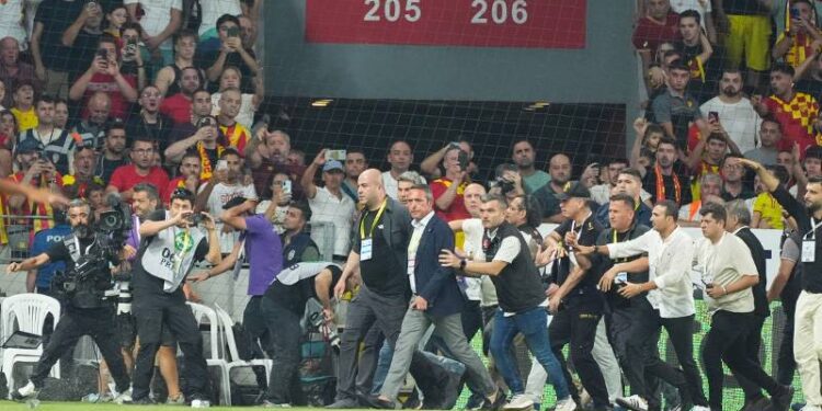 Tüm paydaşları sağduyuya davet ediyoruz