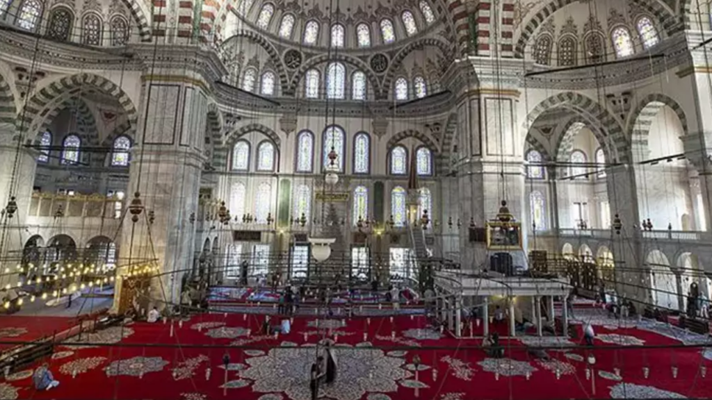 Türkiye'nin En İnançlı İlleri Açıklandı! İlk Sıradaki İl Herkesi Şaşırttı, Kimse Beklemiyordu