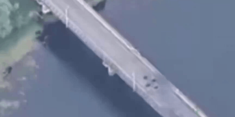 Ukrayna Rusya'daki Kritik Köprüyü Vurdu