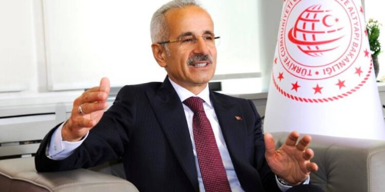 Ulaştırma Bakanı Uraloğlu’ndan “Instagram” açıklaması: Katalog suçlarını dikkate almadılar; ülkemizin kuralları, değerleri var