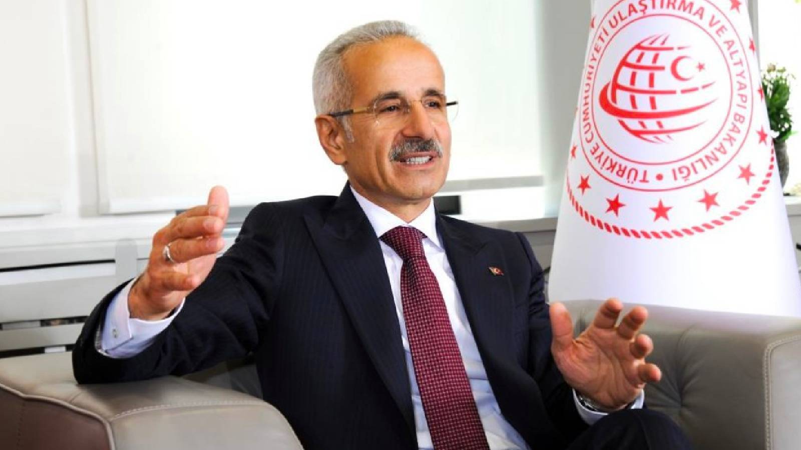 Ulaştırma Bakanı Uraloğlu’ndan “Instagram” açıklaması: Katalog suçlarını dikkate almadılar; ülkemizin kuralları, değerleri var