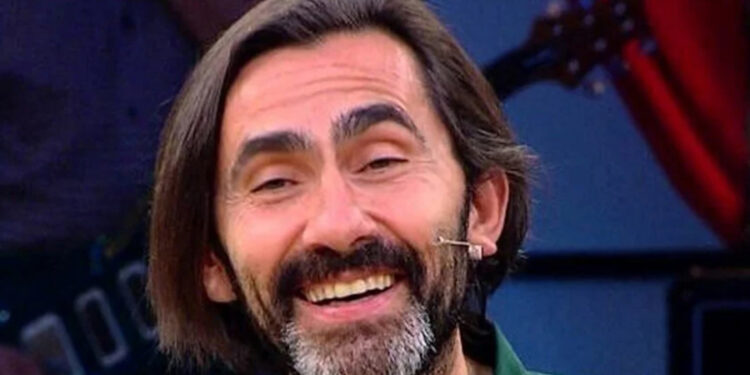 Ünlü oyuncu Peker Açıkalın’dan sevenlerini üzen haber