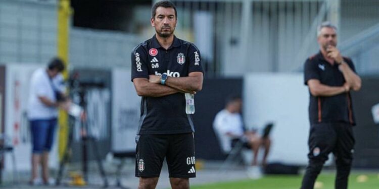 Van Bronckhorst, Süper Kupa taktiğini belirledi