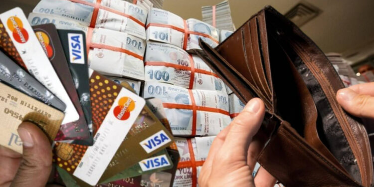 Vatandaş Borç Batağında Çırpınıyor... Kredi Çeken Çekene!