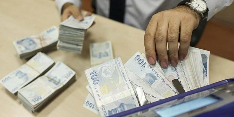 Vatandaşın Cebinde Para Kalmayınca Bankaya Koştu: Tüketici Kredi Tutarı Arttı