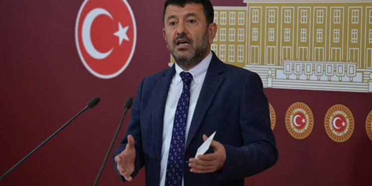 Veli Ağbaba: 'Deprem Bölgesinde Hayat Hâlâ Normalleşebilmiş Değil'