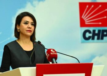 Vergi aflarıyla Hazineyi boşaltan iktidar eczacıları hedef gösteriyor