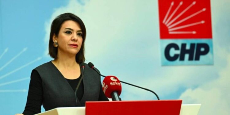 Vergi aflarıyla Hazineyi boşaltan iktidar eczacıları hedef gösteriyor
