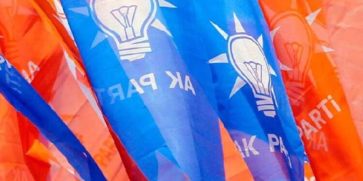 Yandaş isimden dikkat çeken iddia: AKP’de Genel Merkez’e uzanan toplu zayıflama var