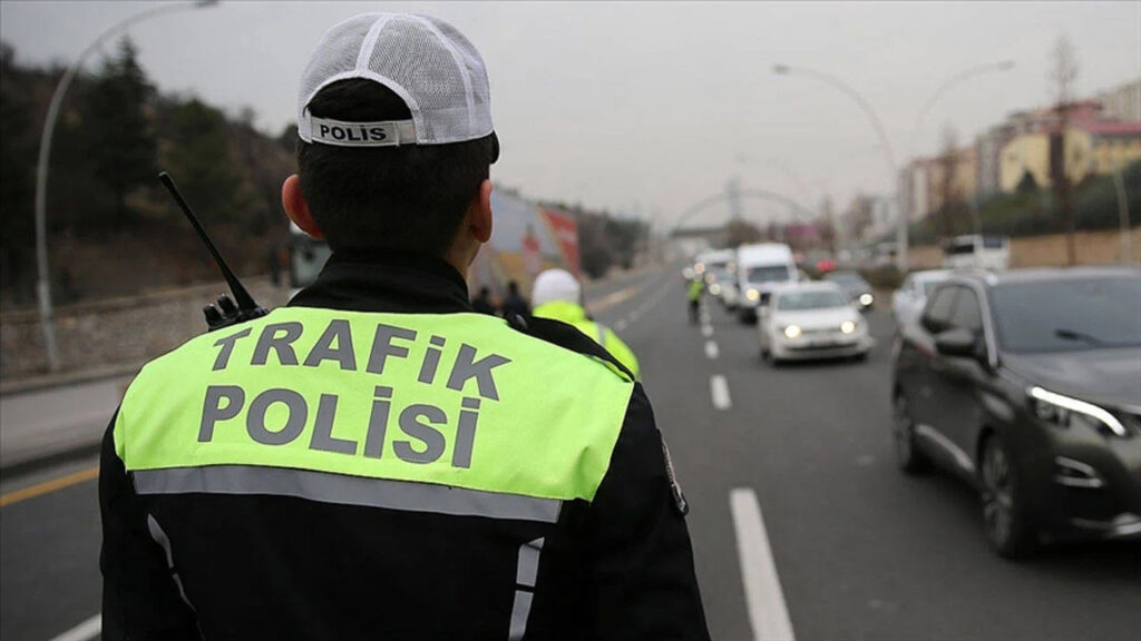 Yarın Yola Çıkacaklar Dikkat! Bu Yollar Trafiğe Kapalı Olacak