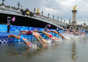 Yıllar Süren Temizlik Bir İşe Yaramadı! Sen Nehri'nden Bakteri Kapan Sporcu Yarıştan Çekildi