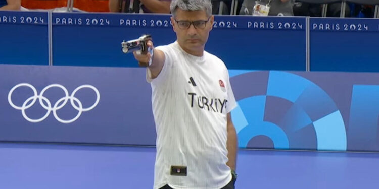 Yusuf Dikeç, Olimpiyatlarda Gündem Olan Atış Stiliyle İlgili Konuştu: 'Elimi Cebime Koyuyorum Çünkü...'