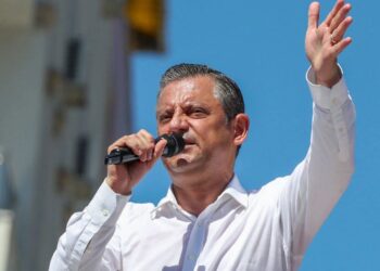 ‘CHP, üç siyaset tarzını birlikte deniyor ama eksik olan şu…’