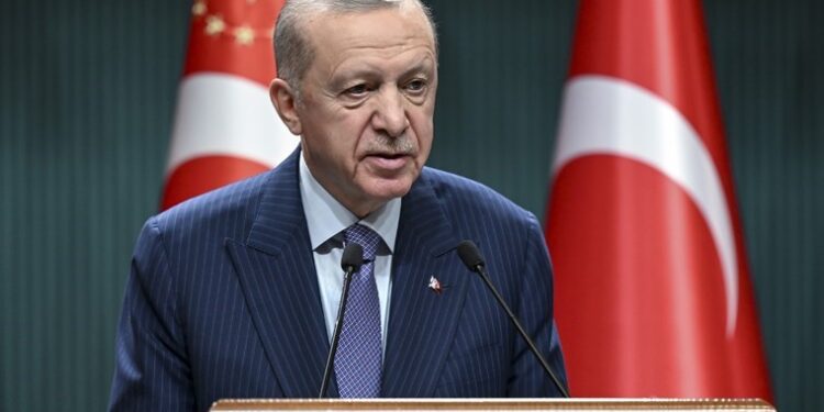 ‘Erdoğan Meclis’te dökülen kanın seçimi öne çekeceğini göremiyor’