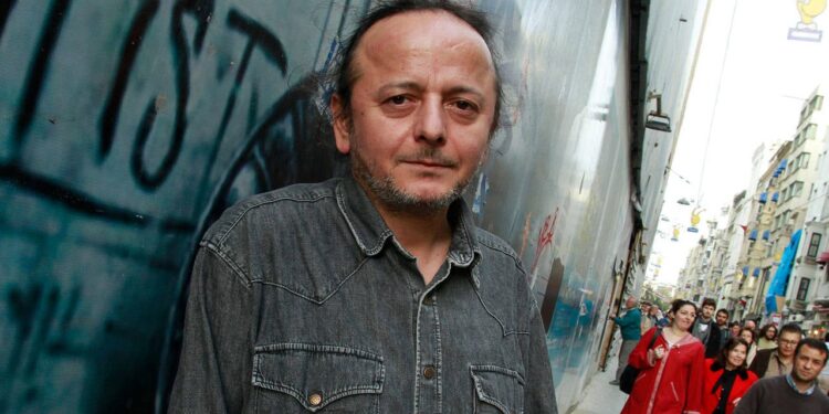 ‘Mahalle yanarken saçımızı mı tarayalım’: Şair Nevzat Çelik serbest bırakıldı