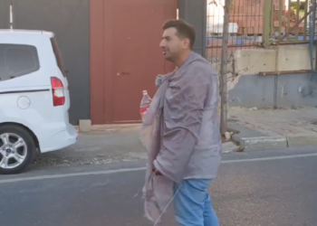 2 Aydır Maaşını Alamayan İnşaat İşçisinden İntihar Girişimi... Üzerine Benzin Döküp Kendini Yakmaya Kalktı!
