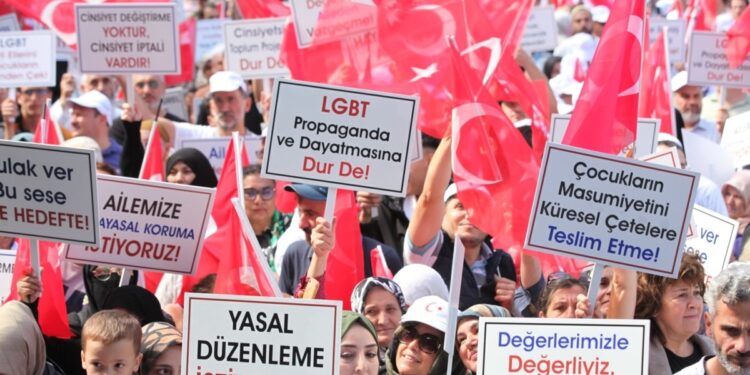 İstanbul’da “nefret söylemi” Ankara’da devlet desteğine tepki vardı