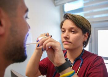 5 Hekim Hayata Gözlerini Açtıkları Hastanede Göreve Geldiler