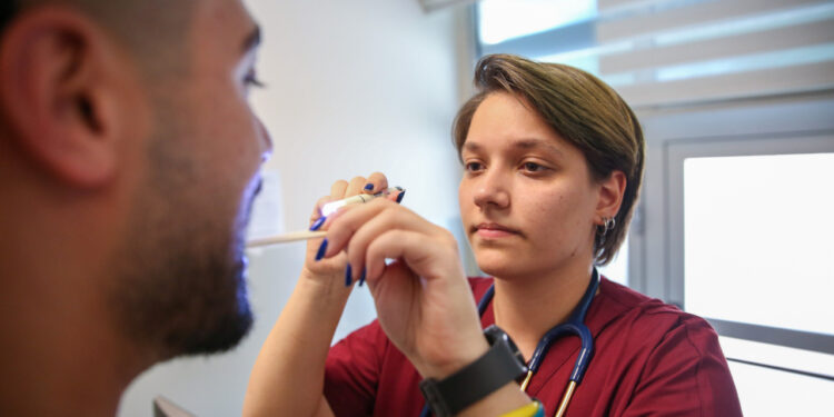 5 Hekim Hayata Gözlerini Açtıkları Hastanede Göreve Geldiler