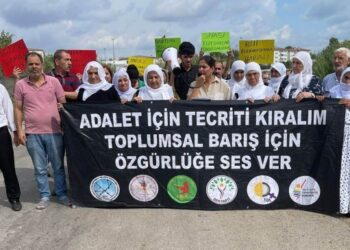 Cezaevi önünde ‘özgürlük’ eylemi: Tecridi kaldırın