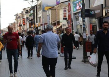 ‘Bu iktidar var oldukça ekonomi düzelmez’