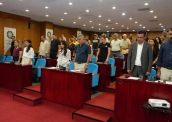 Amed Büyükşehir Belediyesi’nden Narin için saygı duruşu