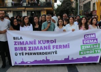 ARÎ-DER’den ‘yaşamın her alanını Kürtçe’ye çevirelim’ çağrısı
