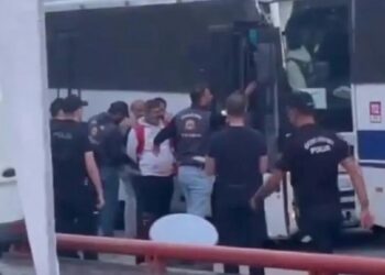 Polonez işçileri gözaltına alındı