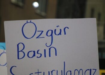 Hedef alınan Önver için açıklama: Gazetecilerin değil çetelerin üzerine gidin