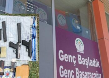Parti binasına saldıran 2 kişi gözaltına alındı, 1’i aranıyor