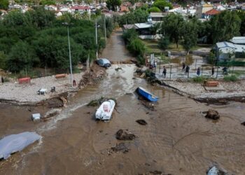 Sağanak yağış İzmir ve Muğla’da etkili oldu
