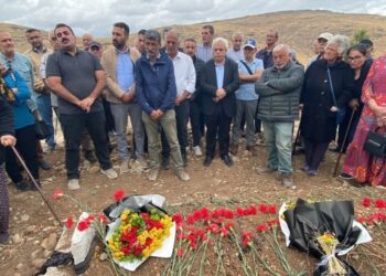 Barış Grubu üyesi Aktaş mezarı başında anıldı