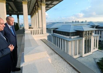 Erdoğan ve Sisi 17 anlaşmaya imza attı