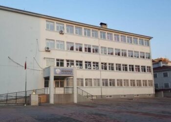 Okul yönetimi klima parasını öğrencilerden istedi