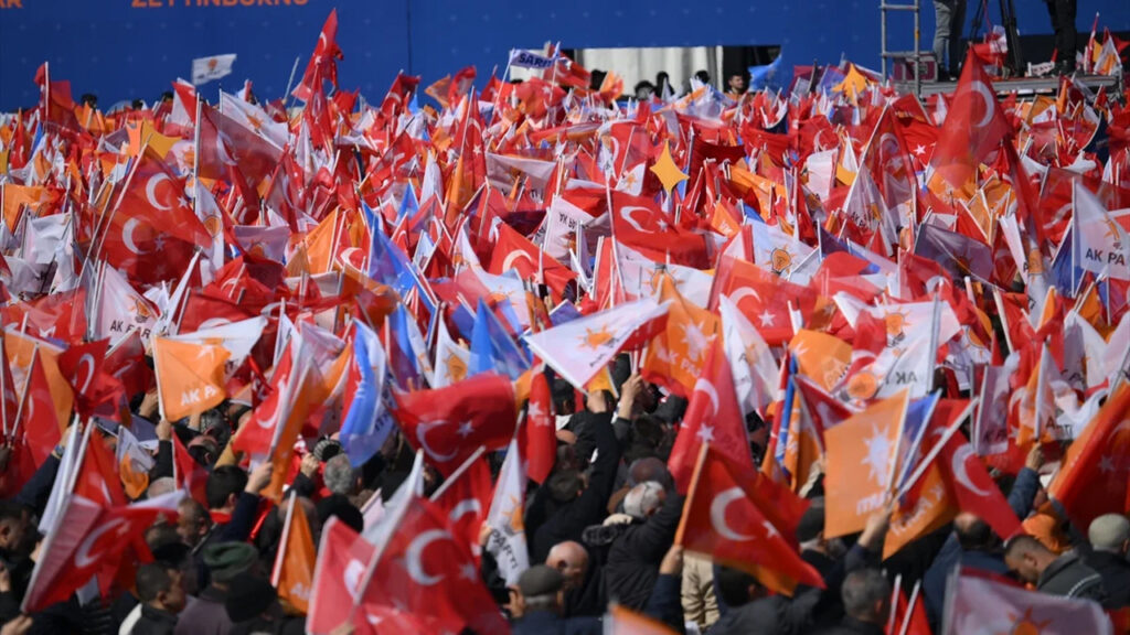 AKP Küskün Seçmen İçin Harekete Geçti! Değişim Kararı Rüzgarı Tersine Çevirecek mi?