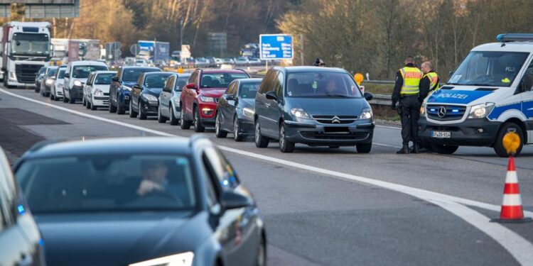 Almanya tüm kara sınırlarında kontroller başlatıyor