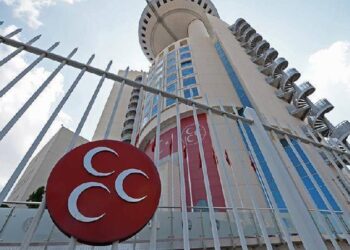 Anayasa'daki aile tanımına kadın ve erkek ibaresinin eklenmesi uygun olacak