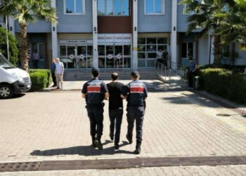 Aranan Şahıs Başkasının Biletiyle Kaçarken Yakalandı