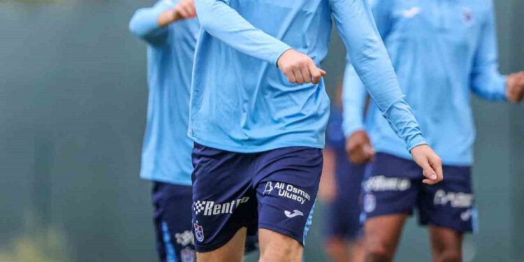 Arseniy Batagov Trabzonspor'a Katkı Sağlamak İstediğini Söyledi