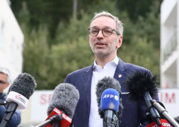 Avusturya seçimlerinde ‘aşırı sağ’ ilk kez birinci parti oluyor